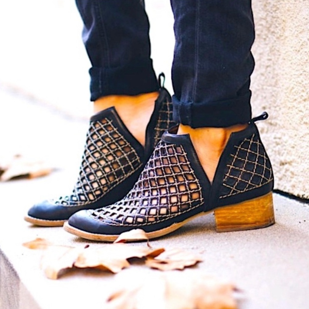 Jeffery Campbell Taggart Cutout Bootie - Picture 4 of 4